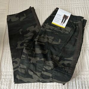 Sanctuary Women’s Cargo Pants in Camouflage